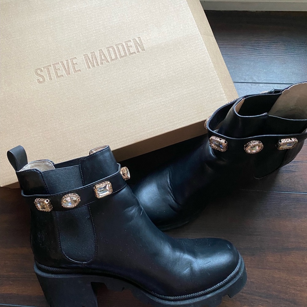 STEVE MADDEN AMULET Black Bootie Size 10 LN!